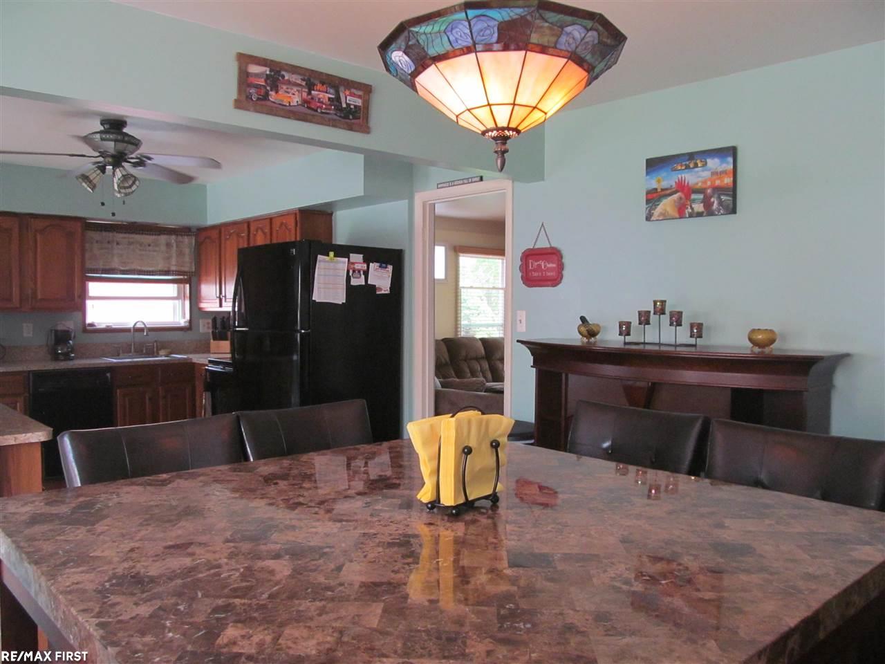 2002 Massoit Road Royal Oak, MI 48073 - Photo 4 of 24 31292152-3.JPG