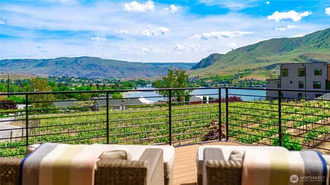 $1,749,998 | 203 Bluebell Lane, Chelan, WA 98816