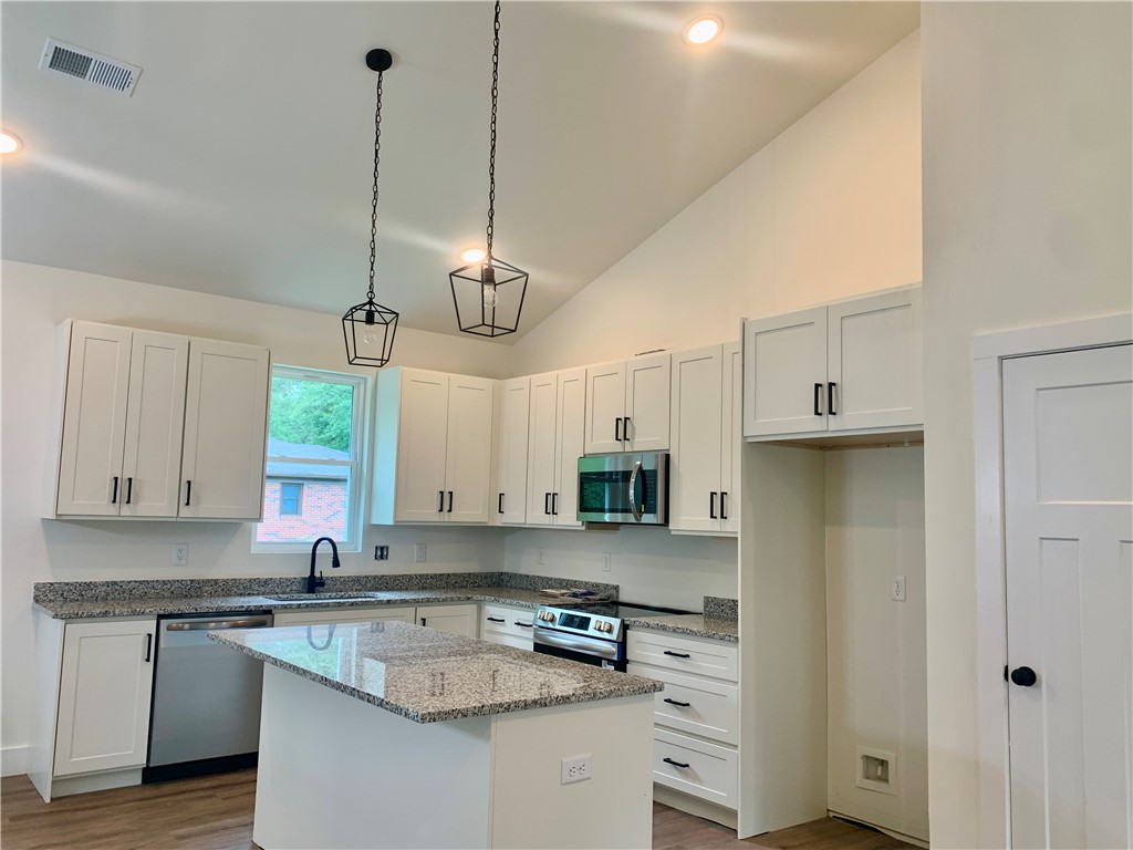 404 Brown Road Pendleton, SC 29670 - Photo 5 of 24