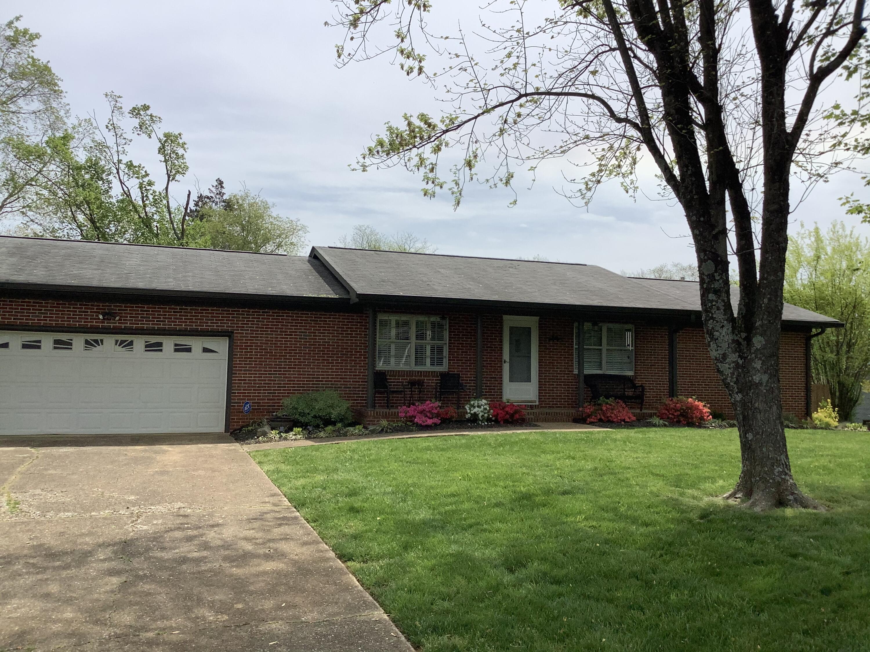 2214 Mae Dell Road Chattanooga, TN 37421 - Photo 2 of 38 5C02C864-3835-4F9C-9A91-9FFB48716772