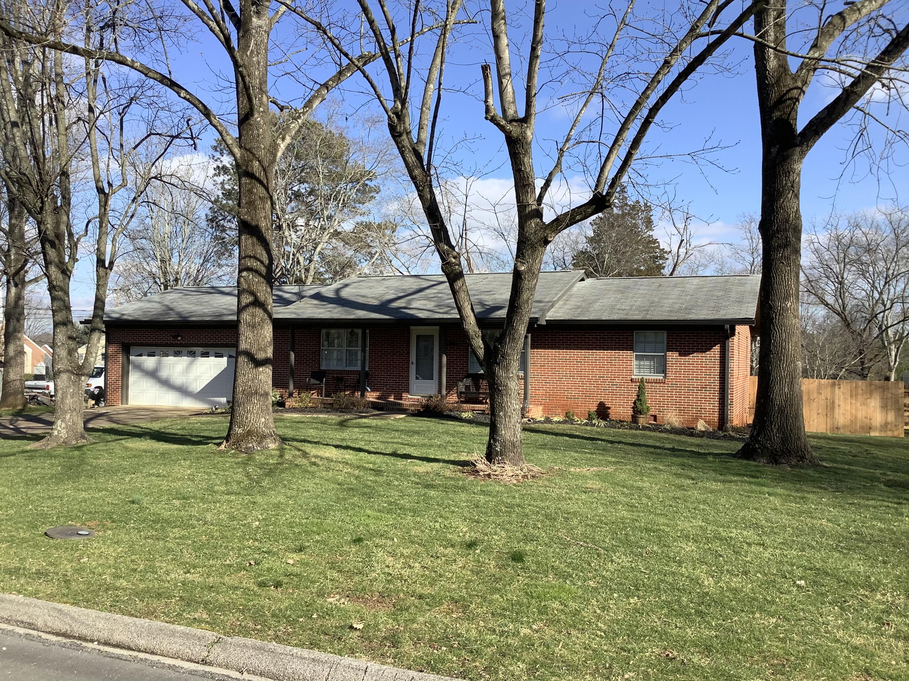 2214 Mae Dell Road Chattanooga, TN 37421 - Photo 4 of 38 7F9A32D2-74A2-4E25-8CEC-483FBADCC3DD