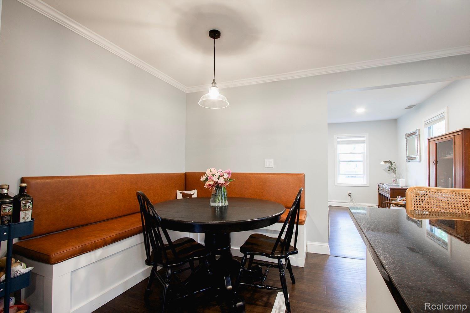 251 Roth Boulevard Clawson, MI 48017 - Photo 4 of 27 Dining area