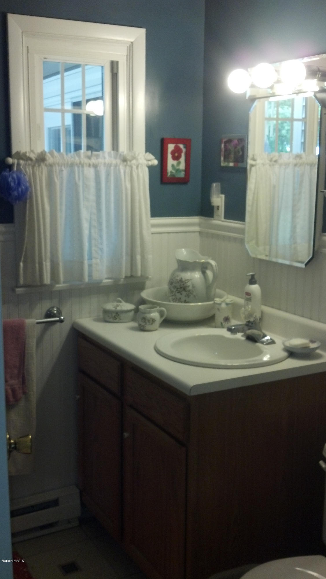 1 Post Road Lenox, MA 01240 - Photo 19 of 28 In-law suite bathroom