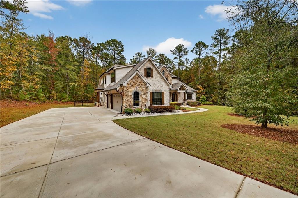 603 Crescent Drive Forsyth, GA 31029 - Photo 3 of 77