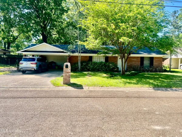$188,000 | 136 Pecanwood Drive, Natchez, MS 39120