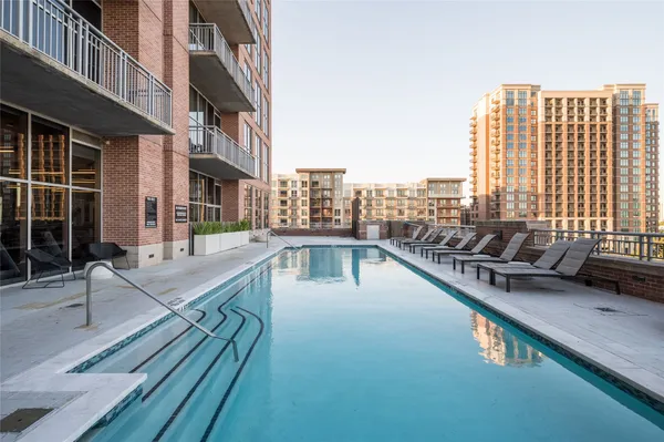 $3,005 | 4899 Montrose Boulevard, Unit 1806, Houston, TX 77006