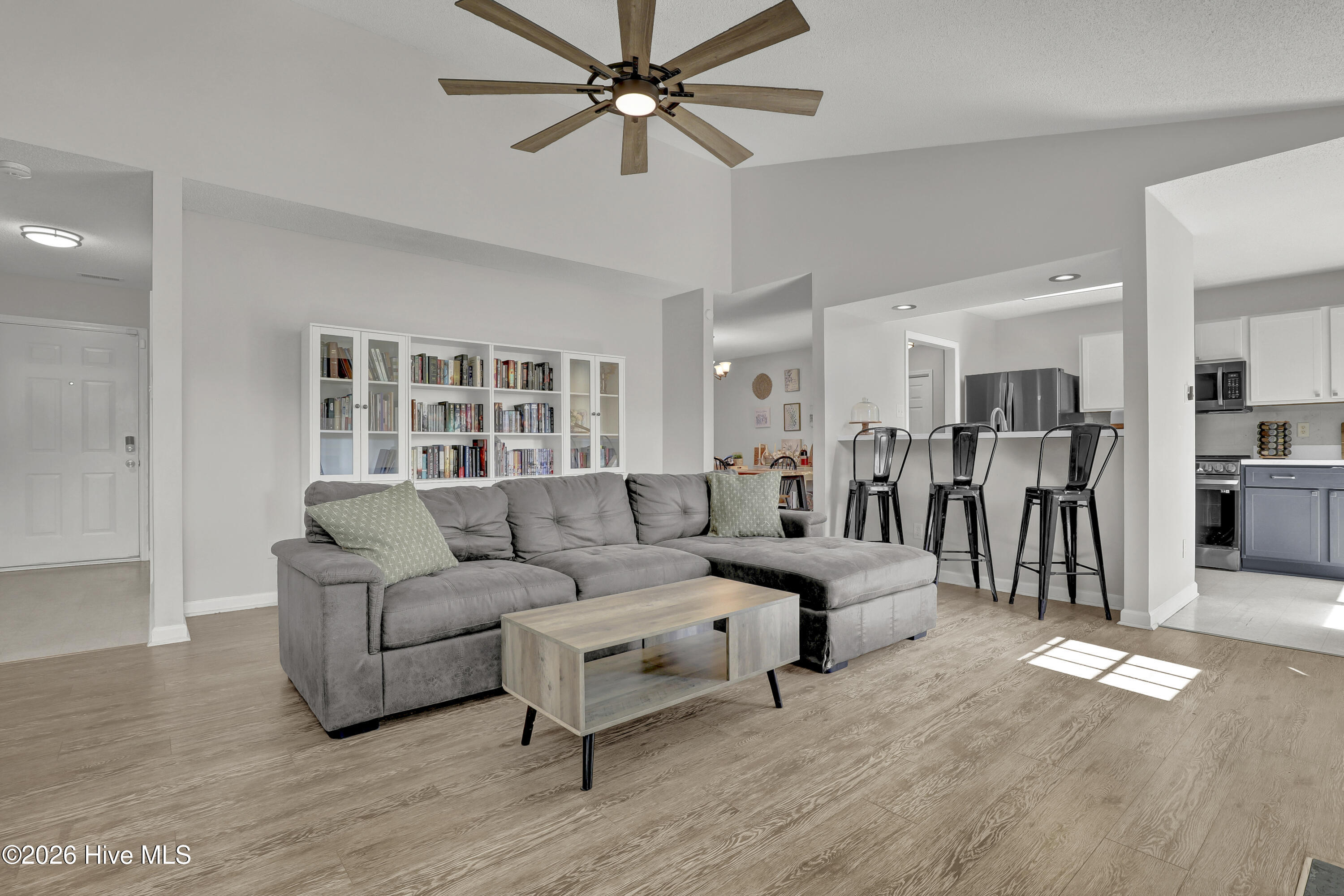 527 Raintree Road Jacksonville, NC 28540 - Photo 6 of 43 Living Area