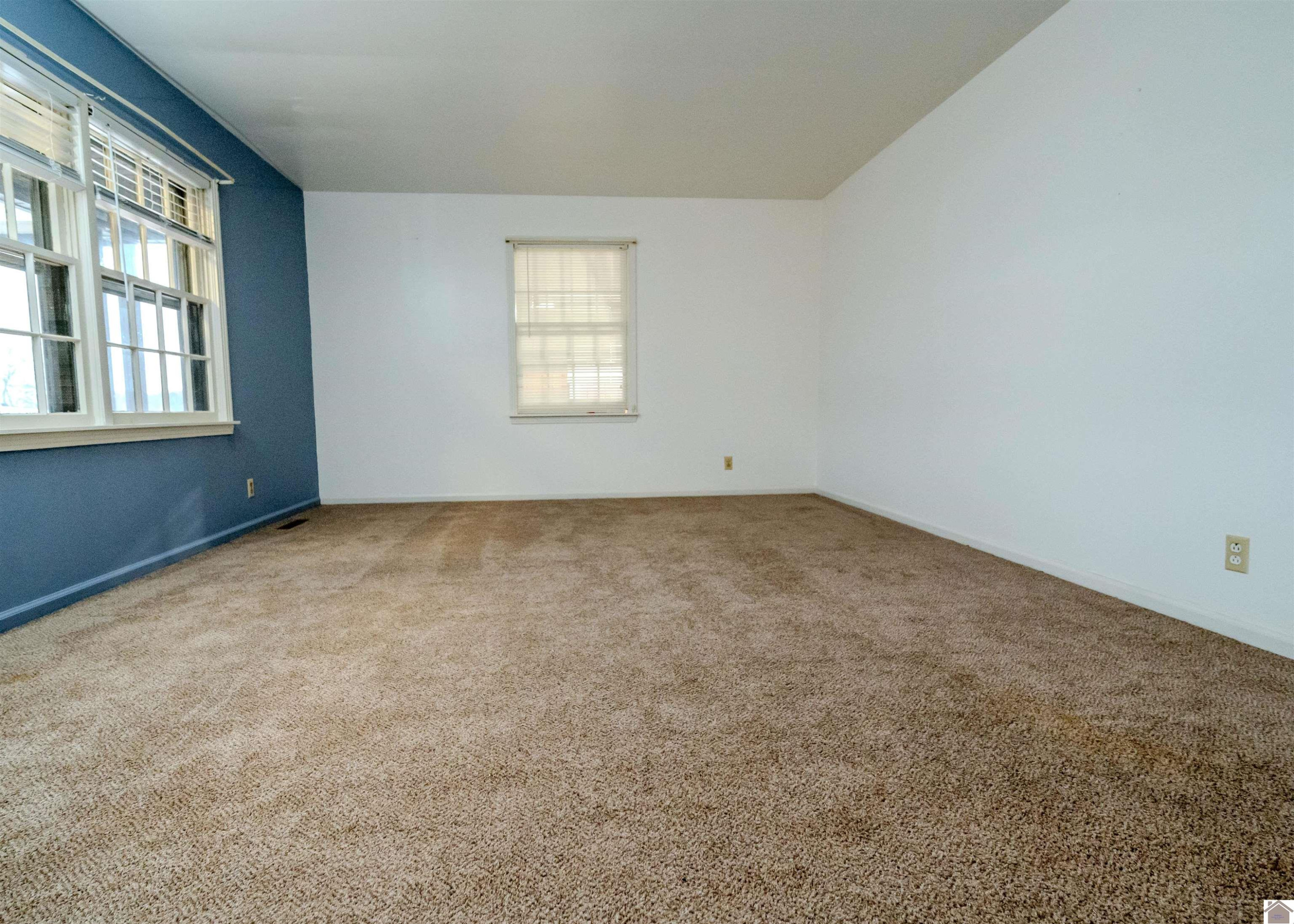 210 Irvin Cobb Road Murray, KY 42071 - Photo 6 of 33 Living Room