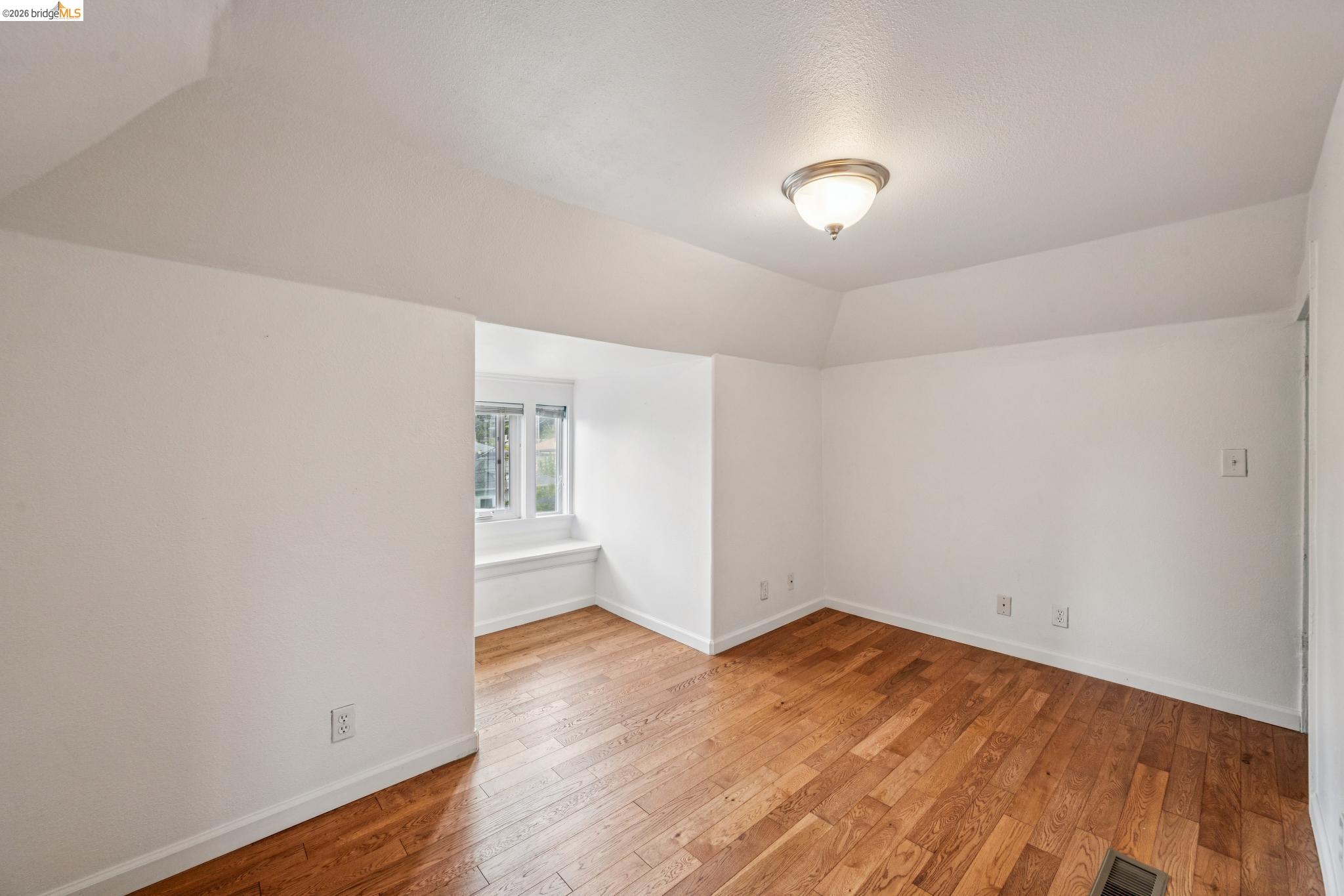2140 Woolsey Street Berkeley, CA 94705 - Photo 21 of 40