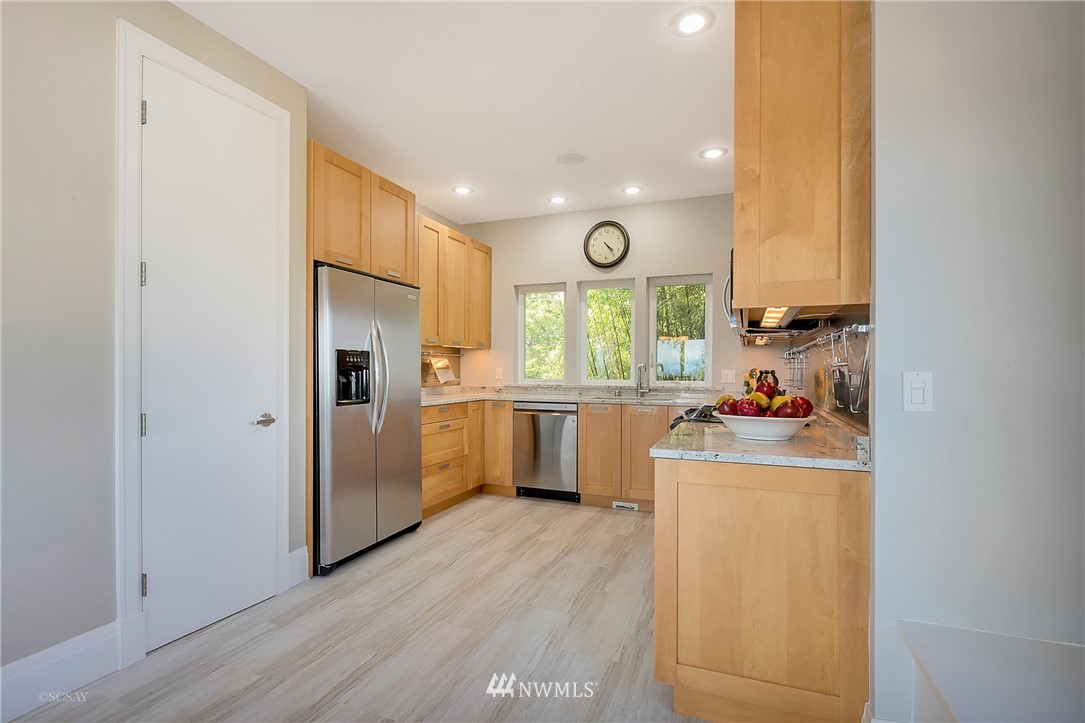 5579 Bayvue Road Blaine, WA 98230 - Photo 8 of 24 Gallery Image 8