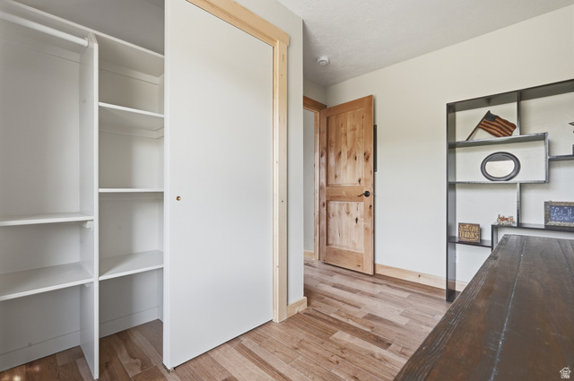 20 Q Puma Road Fairview, UT 84629 - Photo 10 of 27 Closet