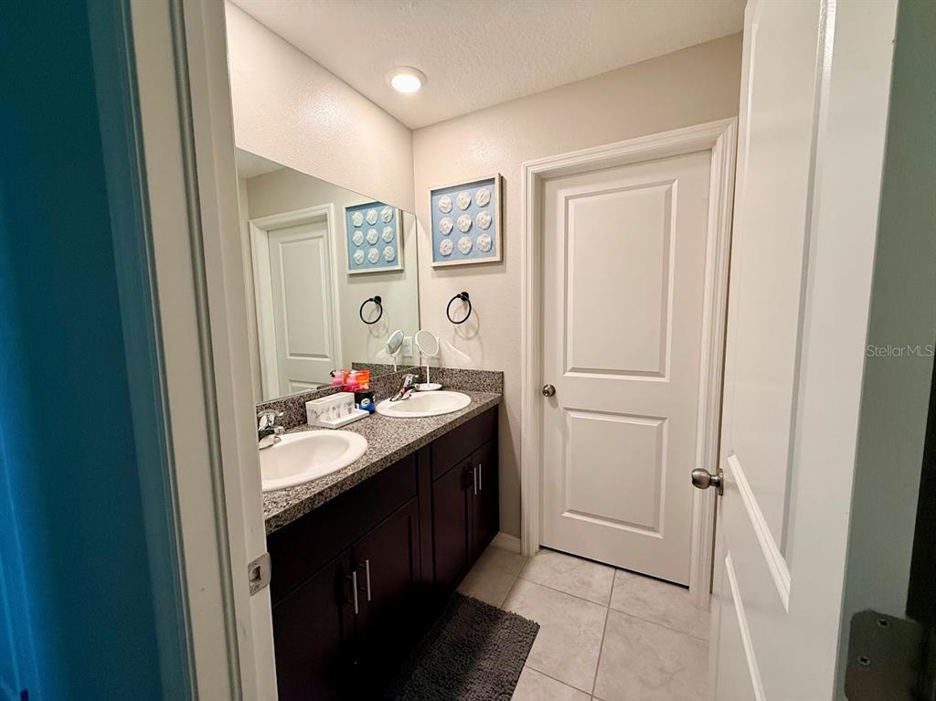 9712 Lemon Drop Loop Ruskin, FL 33573 - Photo 23 of 34 Gallery Image 23