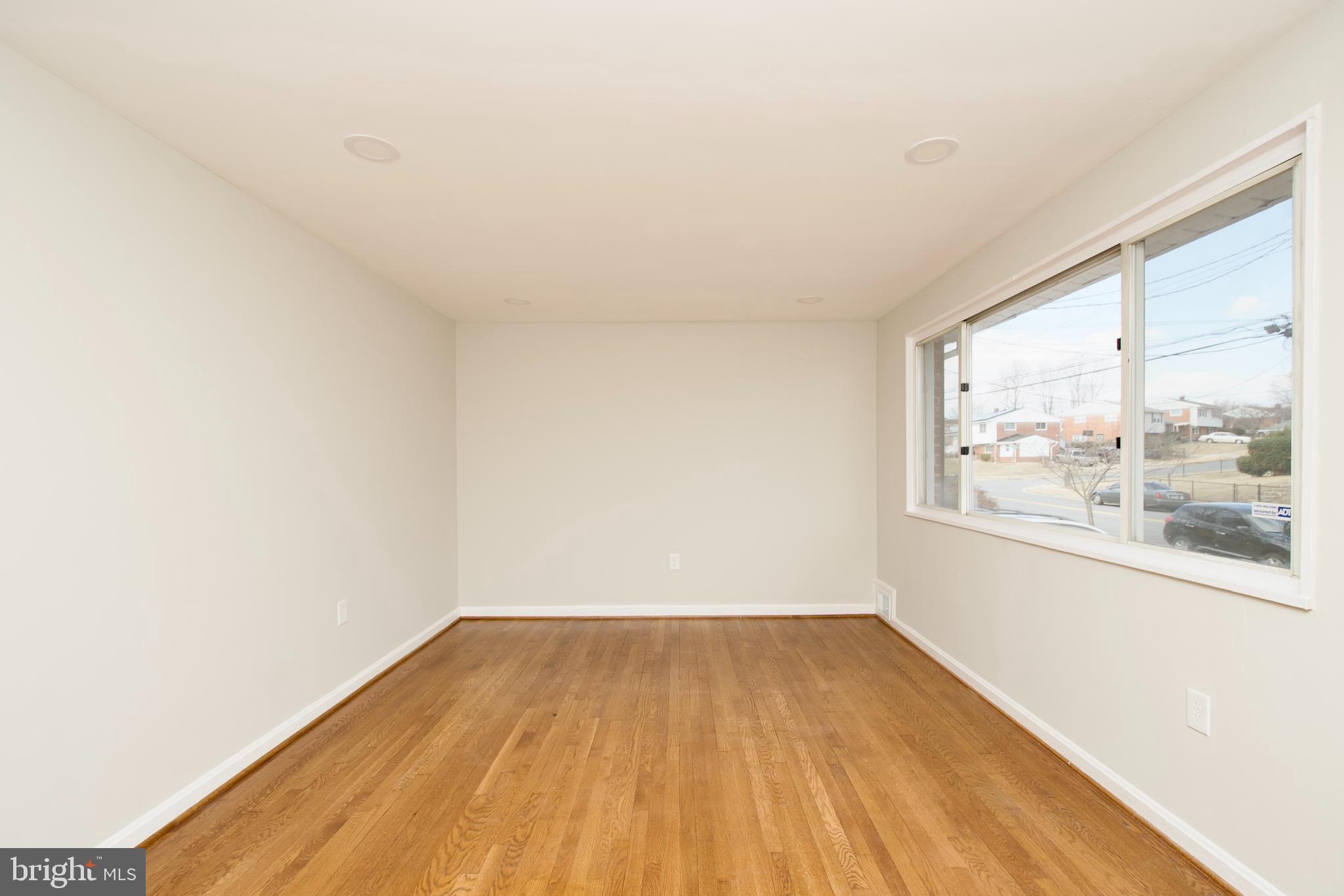 1317 Ray Road Hyattsville, MD 20782 - Photo 6 of 42 Living room