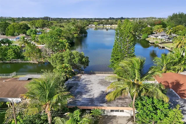 $3,350 | 5551 Southwest 57th Street, Davie, FL 33314