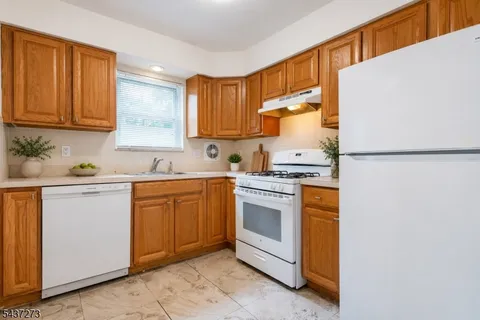 $285,000 | 2467 Highway 10, Unit 4A, Morris Plains, NJ 07950