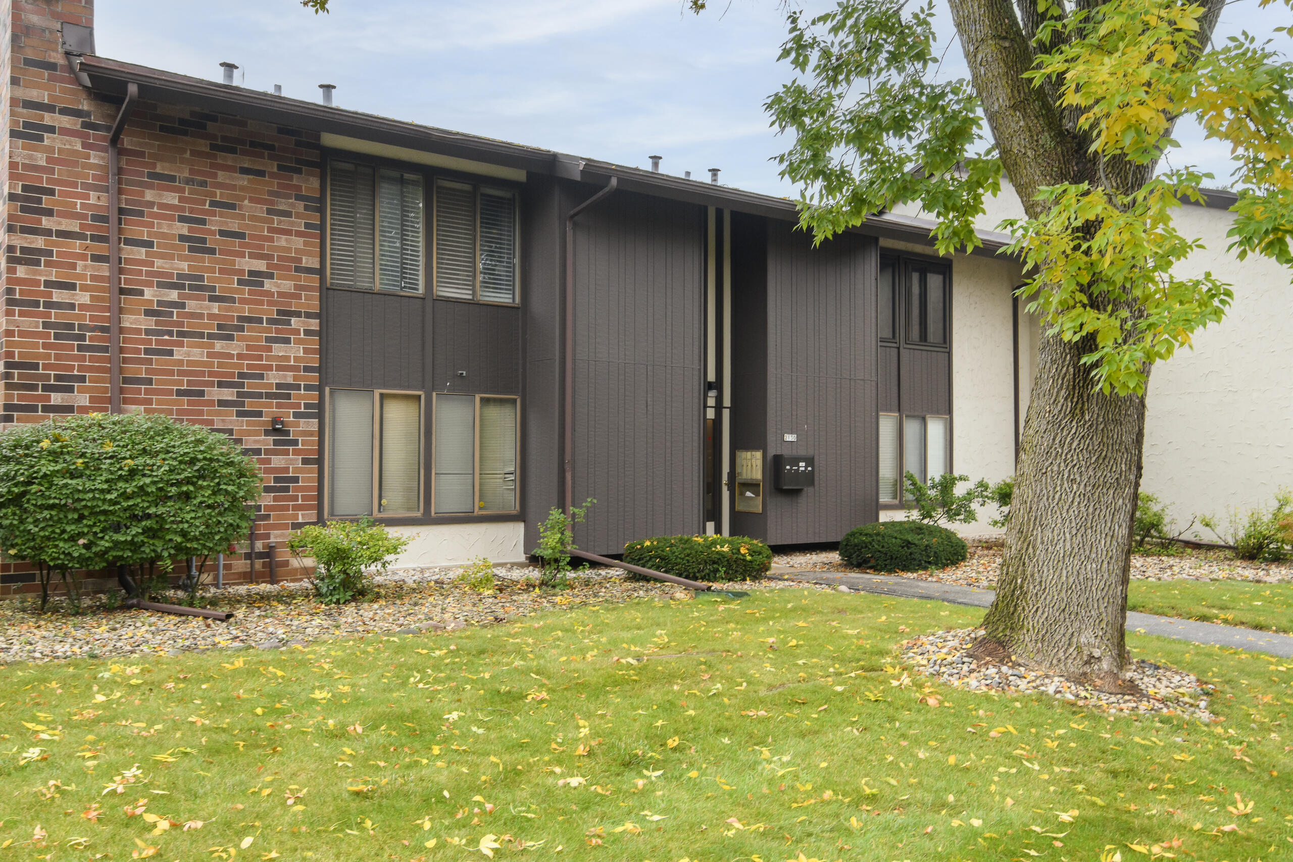 2130 Good Hope Road, Unit 12 Glendale, WI 53209 - Photo 3 of 34 Beautiful Condo