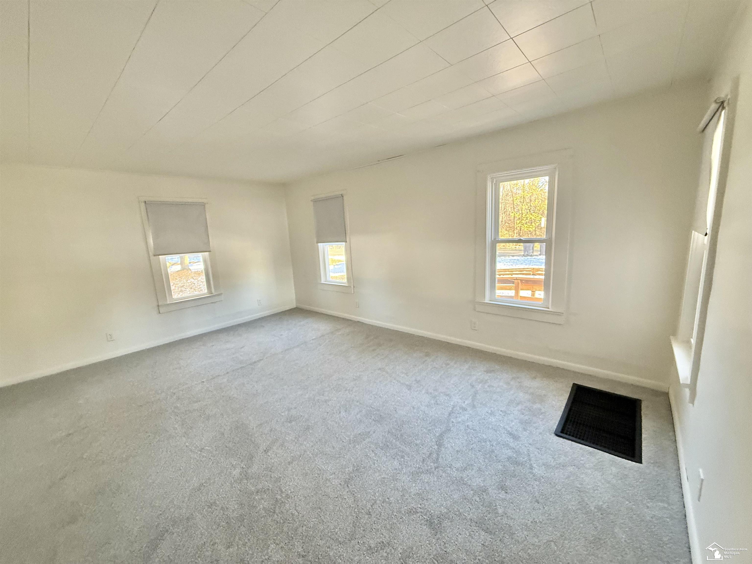 6349 Dixon Road Monroe, MI 48161 - Photo 21 of 31 50190553-57d82fd2-f1db-4024-b153-d9a4c85c5bc1.JPG