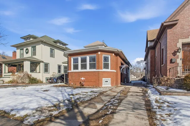 $479,000 | 9953 South Prospect Avenue, Chicago, IL 60643