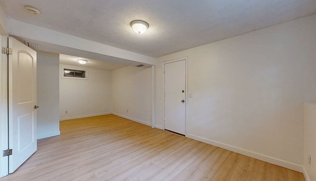 60 Wrentham Road Worcester, MA 01602 - Photo 26 of 39