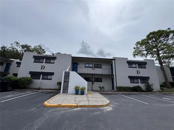 $1,350 | 1108 Bartow Road, Unit D37, Lakeland, FL 33801