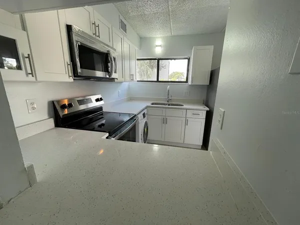 $1,350 | 1108 Bartow Road, Unit D37, Lakeland, FL 33801