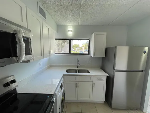 $1,350 | 1108 Bartow Road, Unit D37, Lakeland, FL 33801