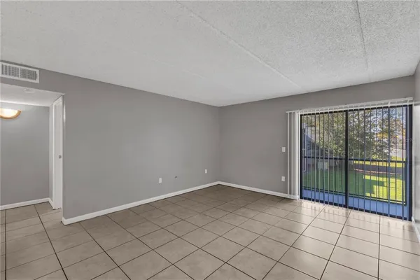 $1,350 | 1108 Bartow Road, Unit D37, Lakeland, FL 33801