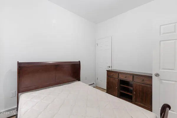$2,800 | 2210 15th Street, Troy, NY 12180
