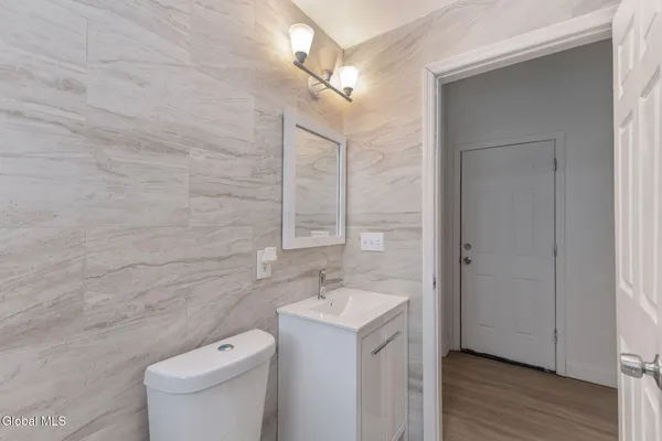 $2,800 | 2210 15th Street, Troy, NY 12180