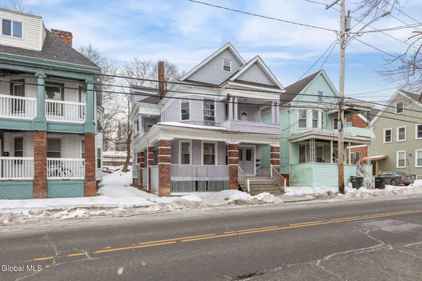 $2,800 | 2210 15th Street, Troy, NY 12180