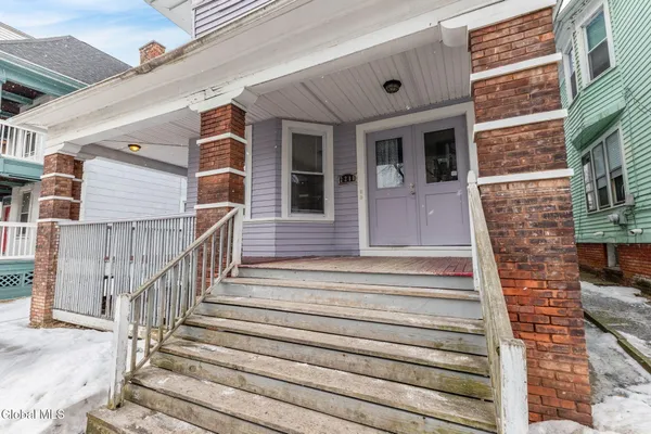 $2,800 | 2210 15th Street, Troy, NY 12180