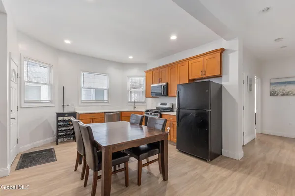 $2,800 | 2210 15th Street, Troy, NY 12180