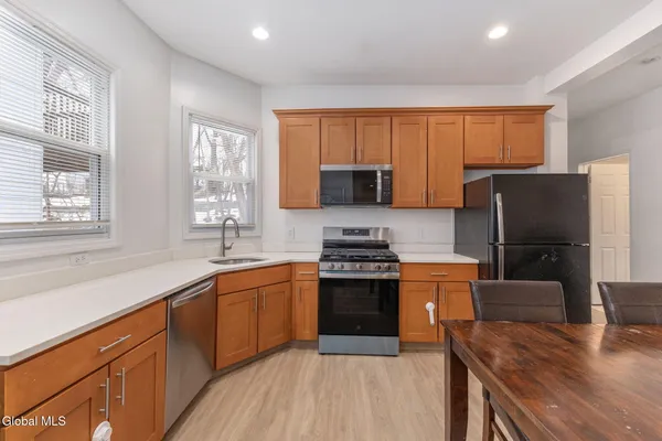 $2,800 | 2210 15th Street, Troy, NY 12180