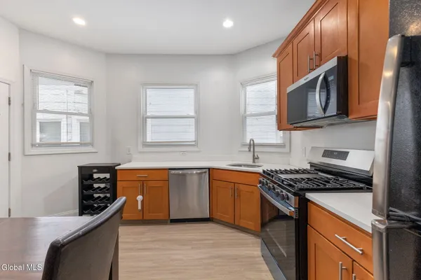 $2,800 | 2210 15th Street, Troy, NY 12180