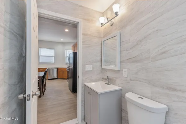 $2,800 | 2210 15th Street, Troy, NY 12180