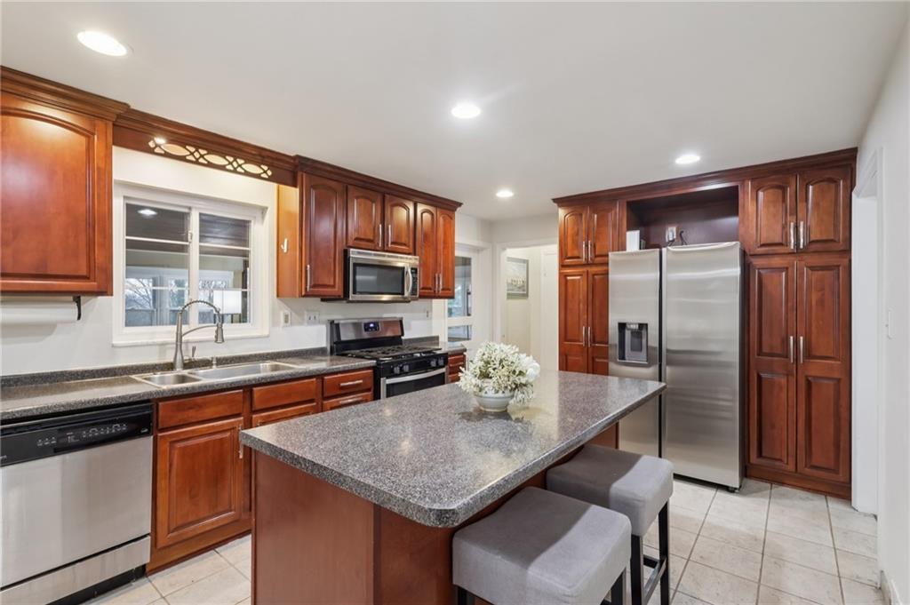 47 Churchill Road Pittsburgh, PA 15235 - Photo 12 of 31