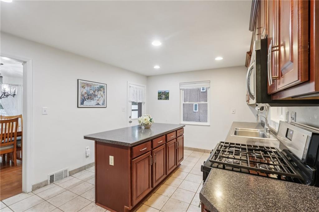 47 Churchill Road Pittsburgh, PA 15235 - Photo 14 of 31