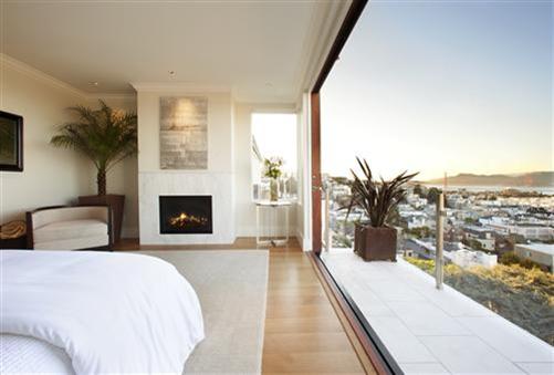 2342 Broadway San Francisco, CA 94115 - Photo 9 of 17 Master Bedroom.