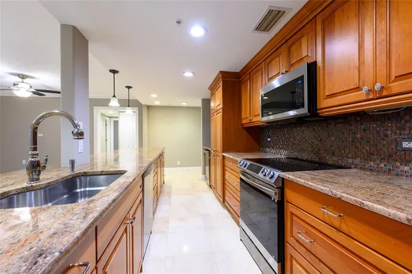 $339,000 | 36750 US Highway 19 North, Unit 4221, Palm Harbor, FL 34684