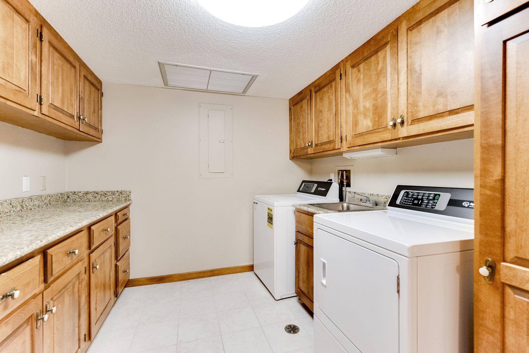 7250 Lewis Ridge Parkway, Unit 101 Edina, MN 55439 - Photo 17 of 25 Gallery Image 17