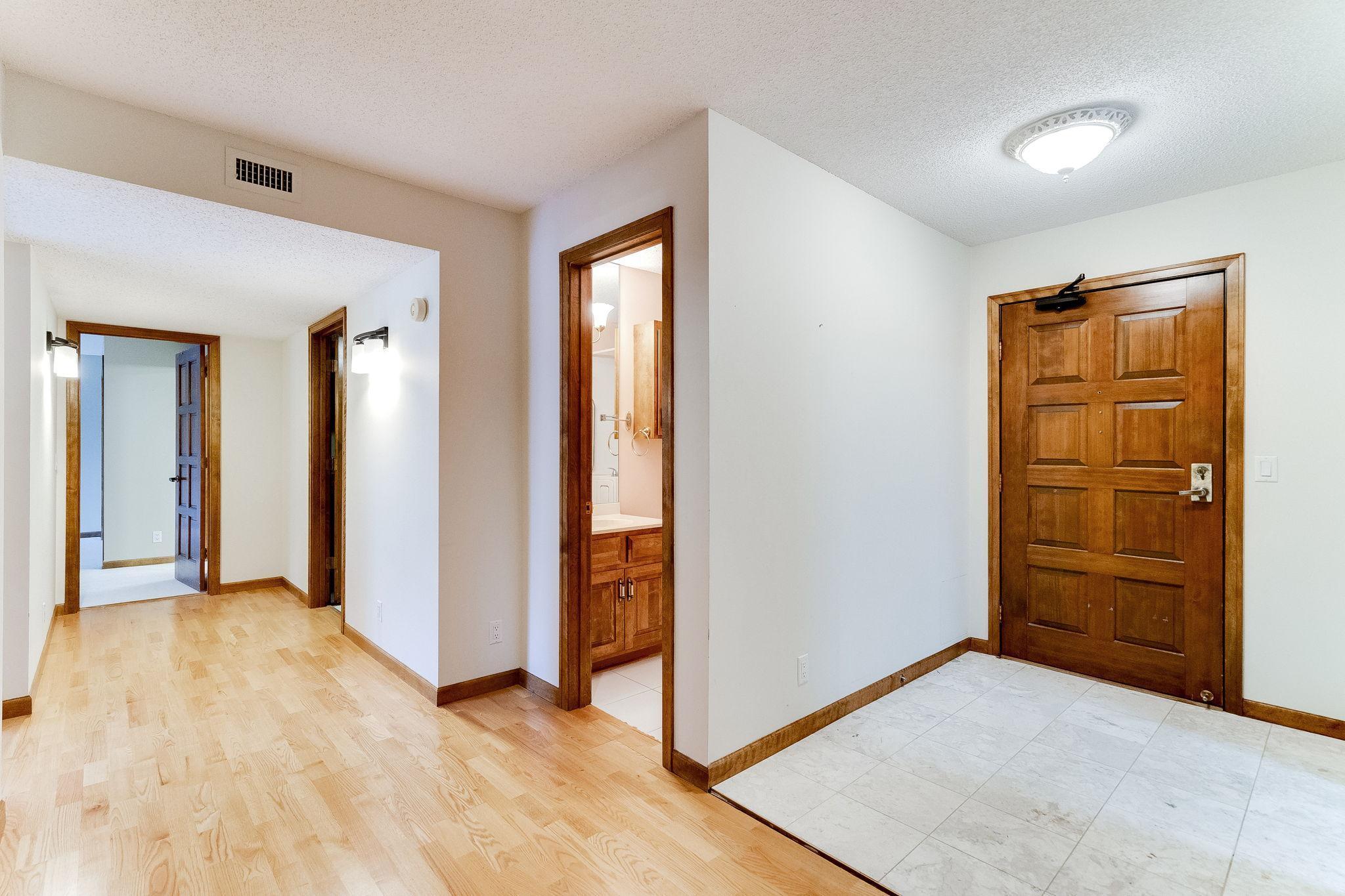 7250 Lewis Ridge Parkway, Unit 101 Edina, MN 55439 - Photo 19 of 25 Gallery Image 19