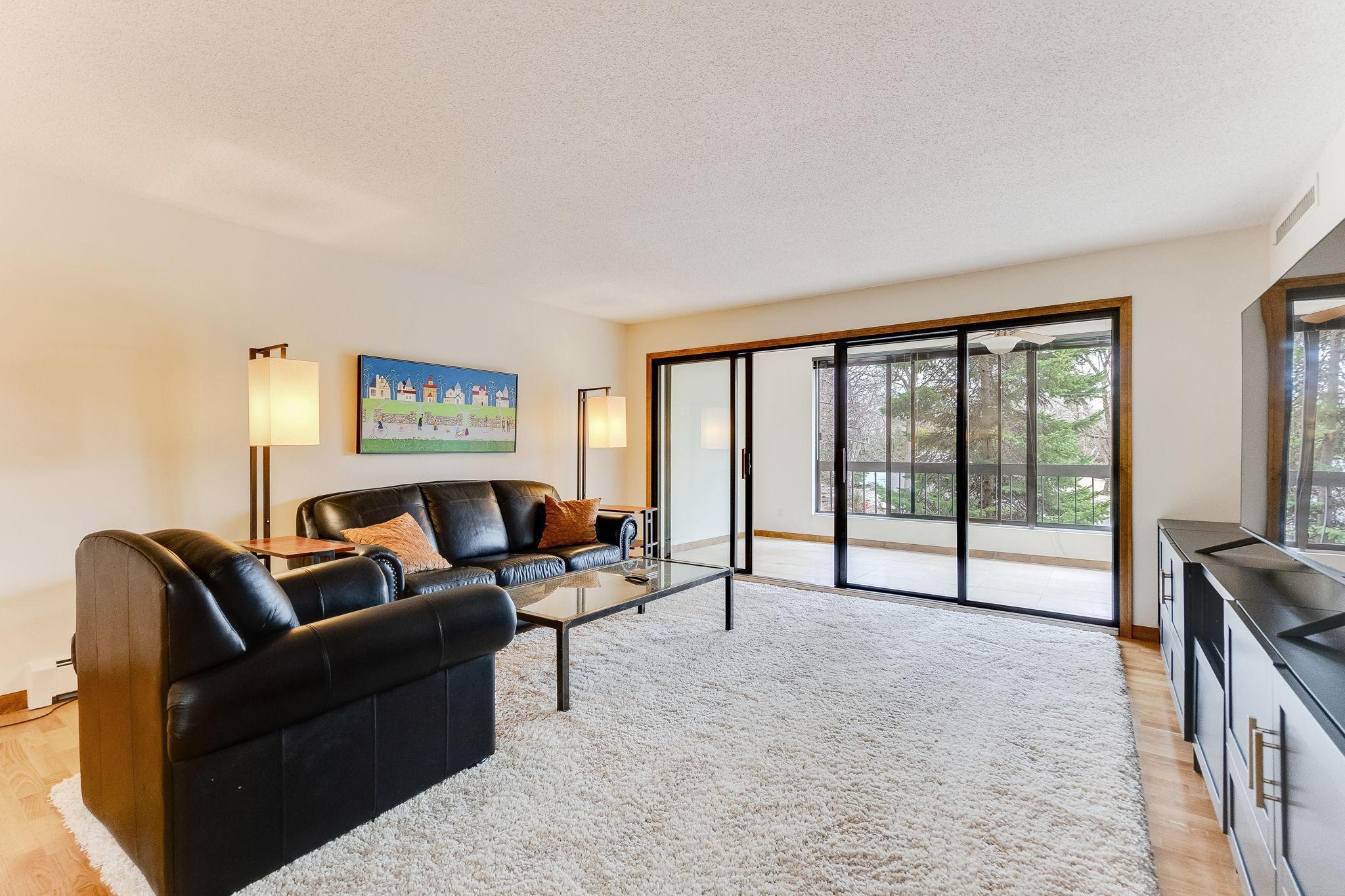 7250 Lewis Ridge Parkway, Unit 101 Edina, MN 55439 - Photo 3 of 25 Gallery Image 3