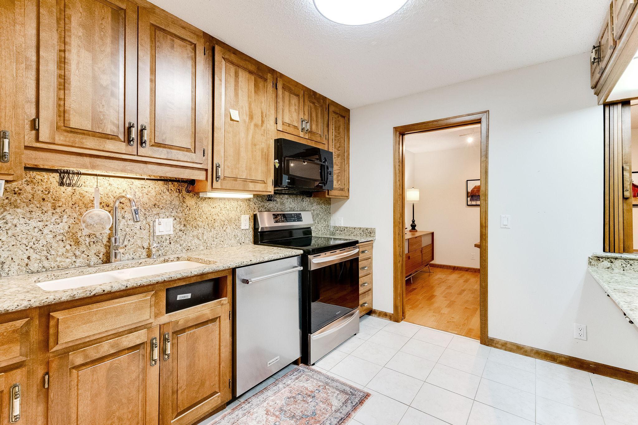 7250 Lewis Ridge Parkway, Unit 101 Edina, MN 55439 - Photo 8 of 25 Gallery Image 8