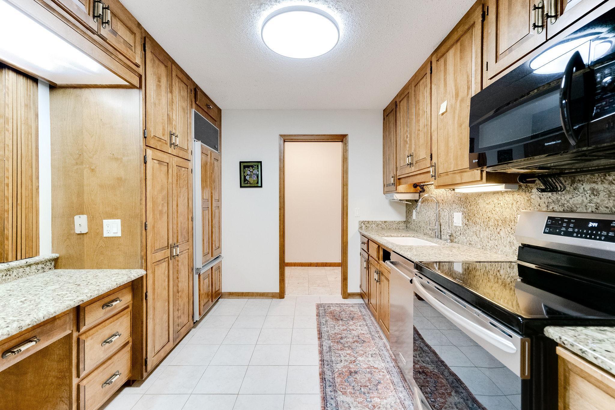 7250 Lewis Ridge Parkway, Unit 101 Edina, MN 55439 - Photo 9 of 25 Gallery Image 9