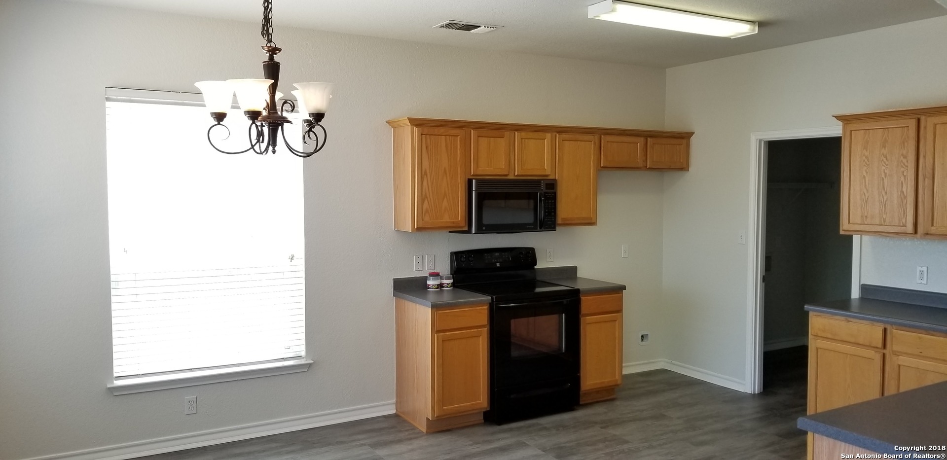806 Thomas Ridge San Antonio, TX 78251 - Photo 7 of 24