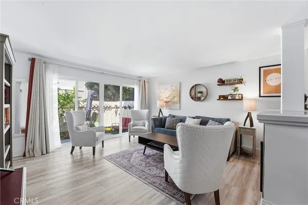 $975,000 | 2112 Warfield Avenue, Unit 10, Redondo Beach, CA 90278