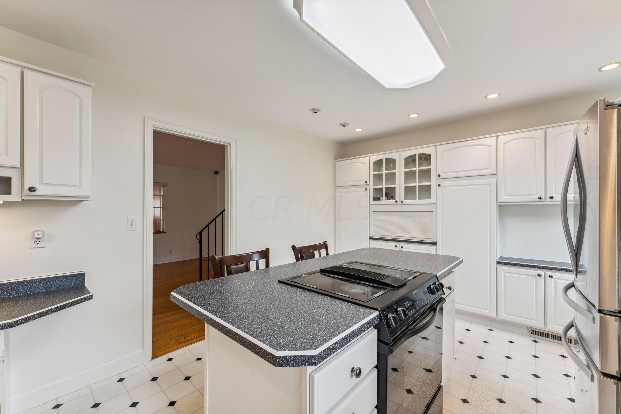 4540 Summit Ridge Road Columbus, OH 43220 - Photo 18 of 65 Kitchen