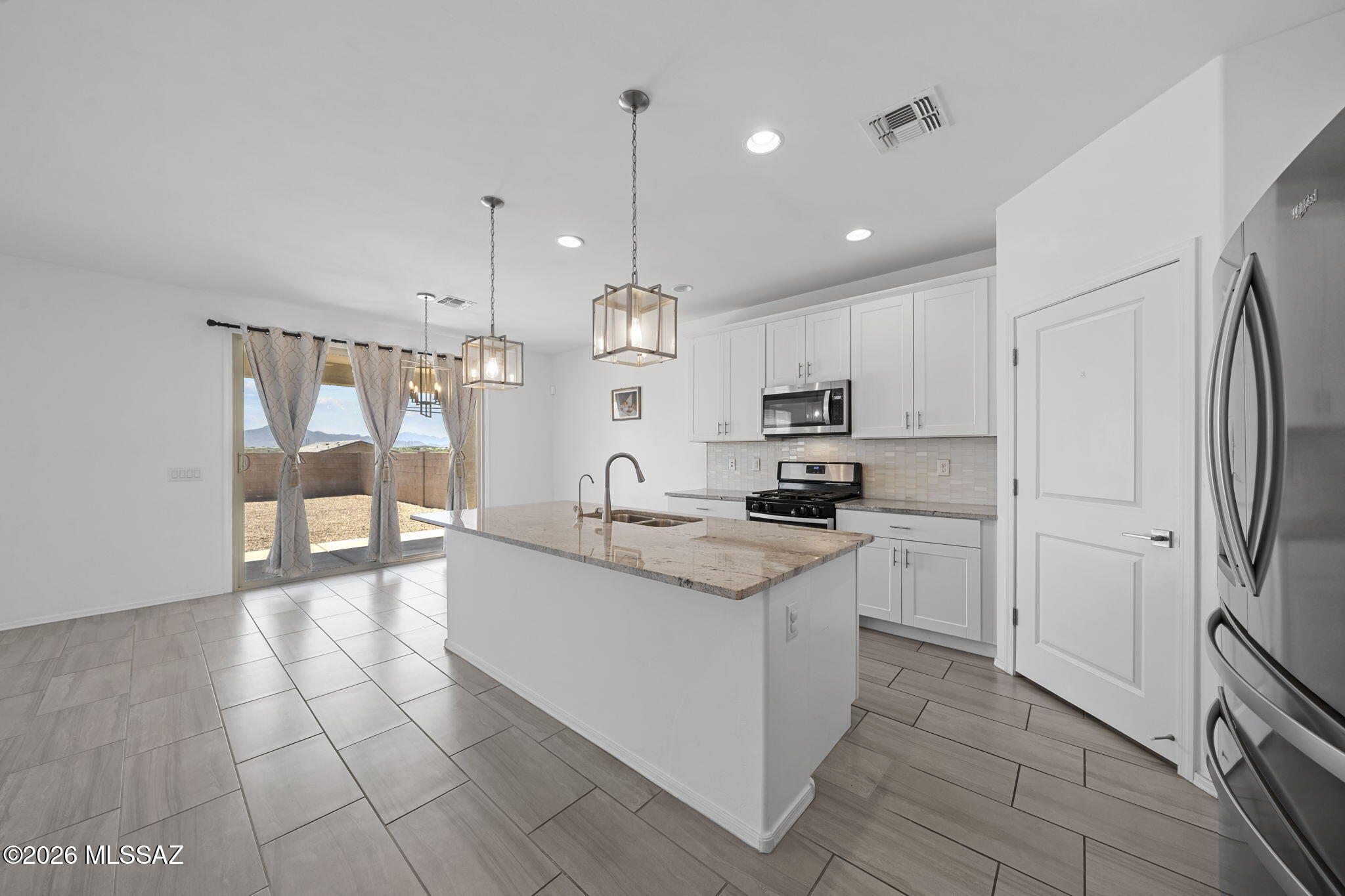14020 East Golden Oaks Road Vail, AZ 85641 - Photo 9 of 42