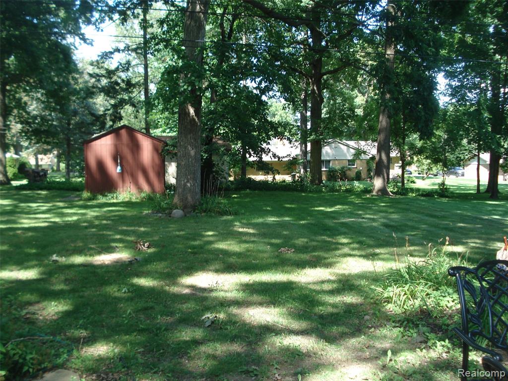 220 Montmorency Road Rochester, MI 48307 - Photo 17 of 18