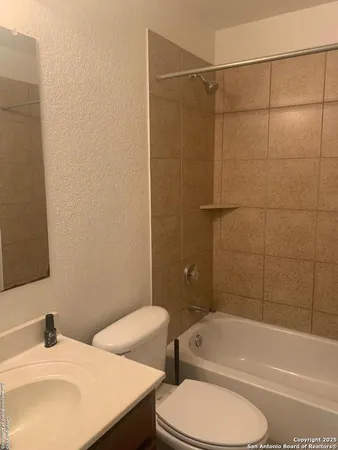 $2,000 | 7502 Paraiso Point, Boerne, TX 78015